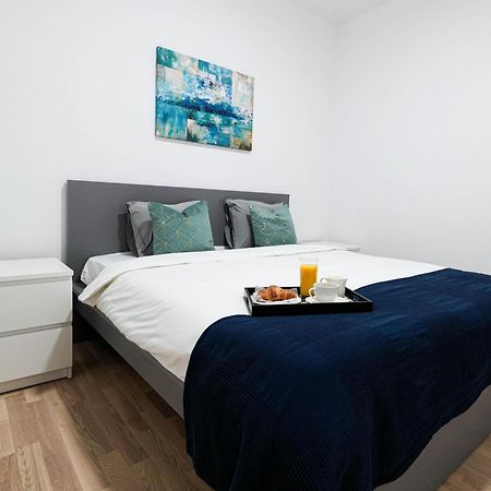 Gabi - Chic Apt With Parking Close To Veranda Mall Boekarest Buitenkant foto