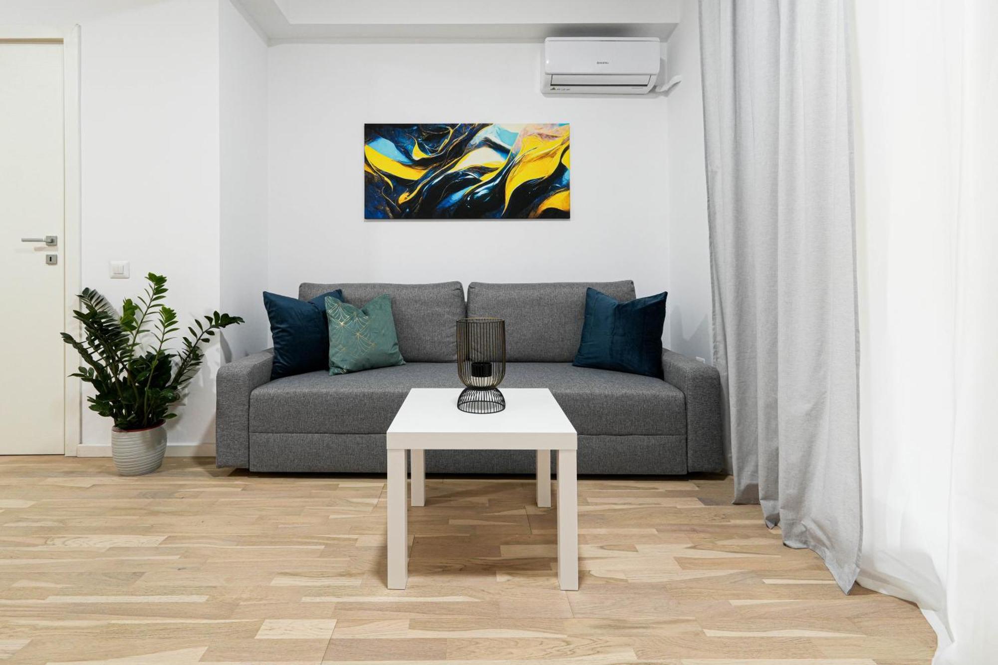 Gabi - Chic Apt With Parking Close To Veranda Mall Boekarest Buitenkant foto