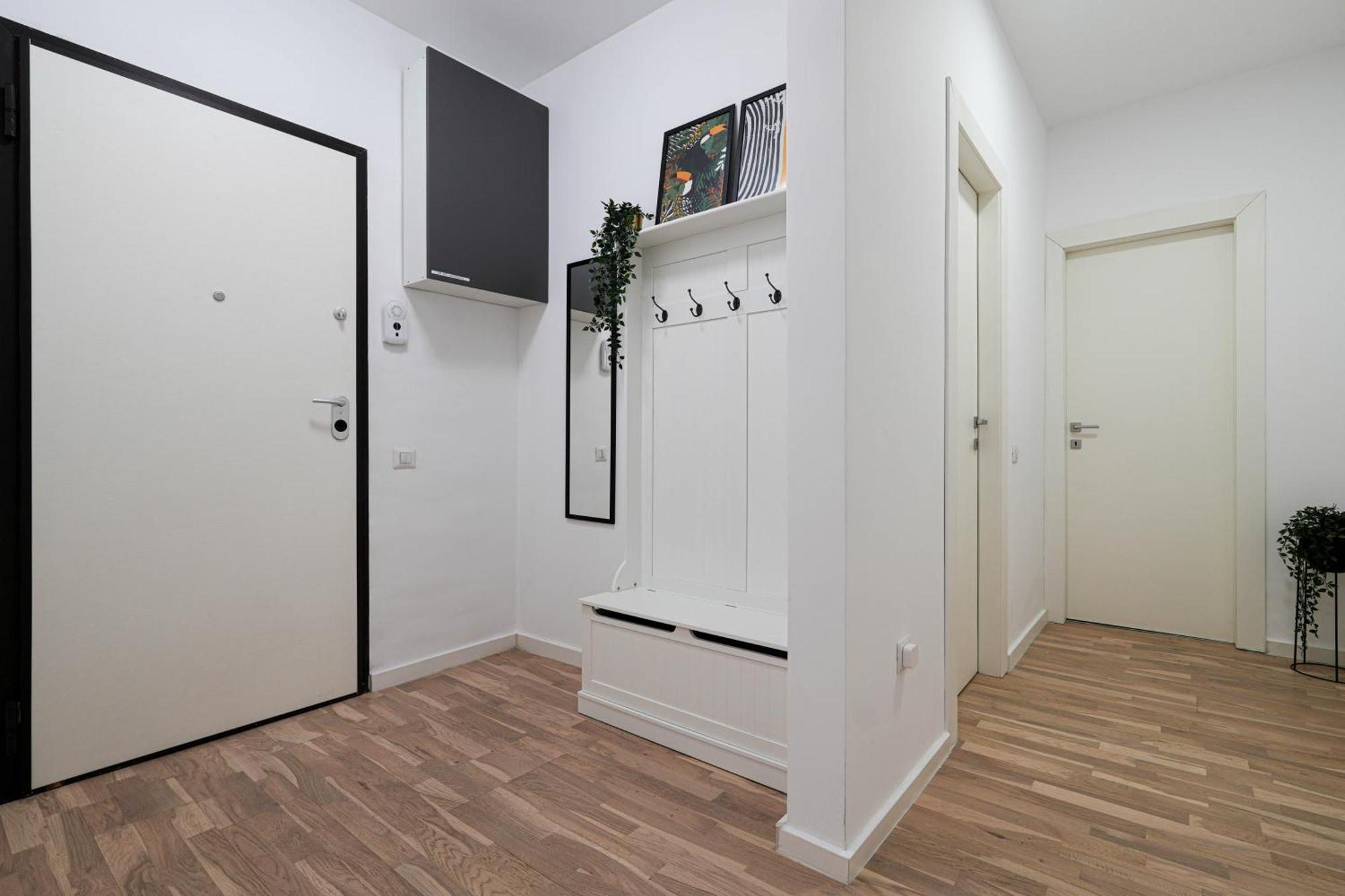 Gabi - Chic Apt With Parking Close To Veranda Mall Boekarest Buitenkant foto