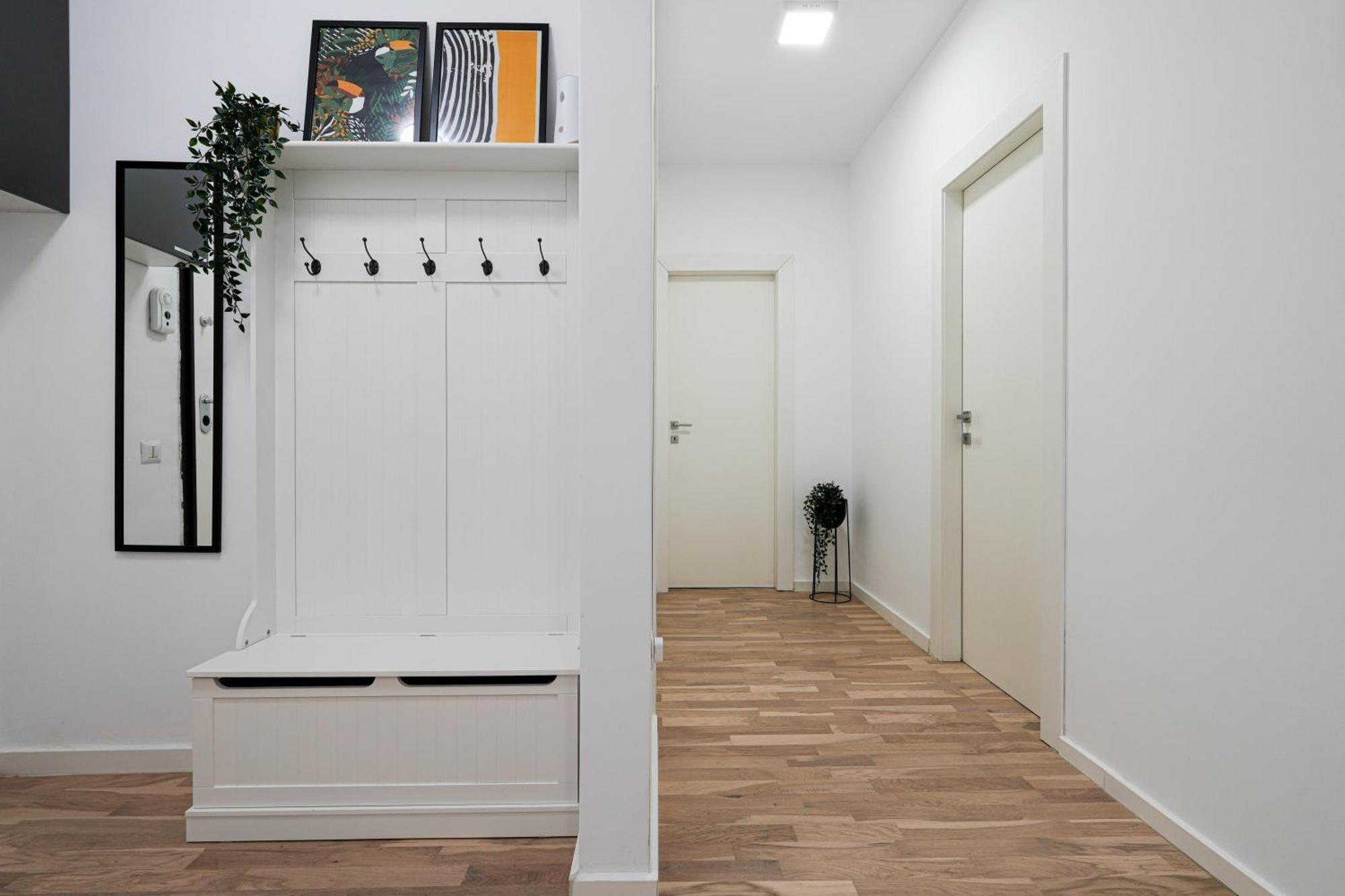 Gabi - Chic Apt With Parking Close To Veranda Mall Boekarest Buitenkant foto