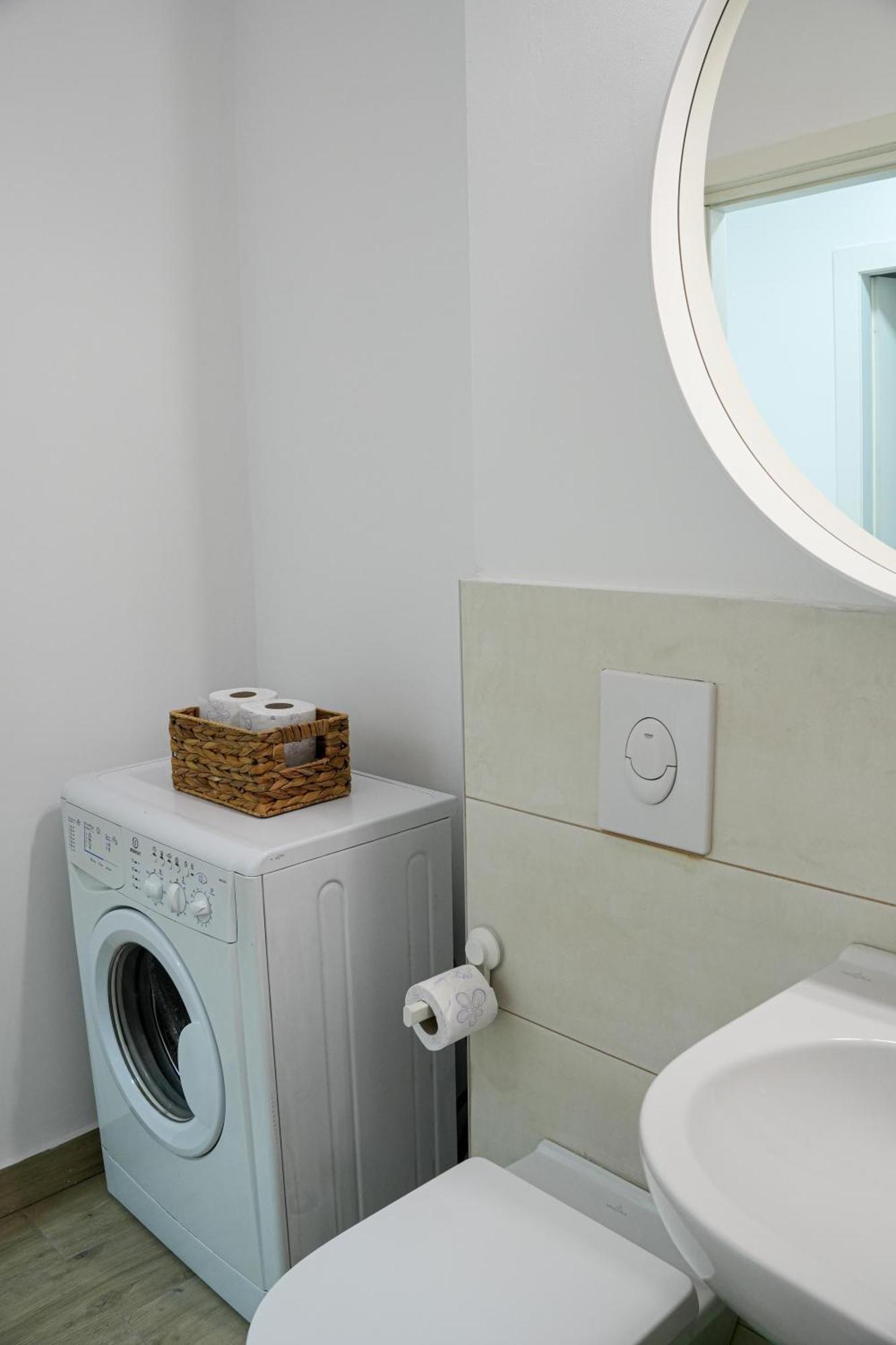 Gabi - Chic Apt With Parking Close To Veranda Mall Boekarest Buitenkant foto